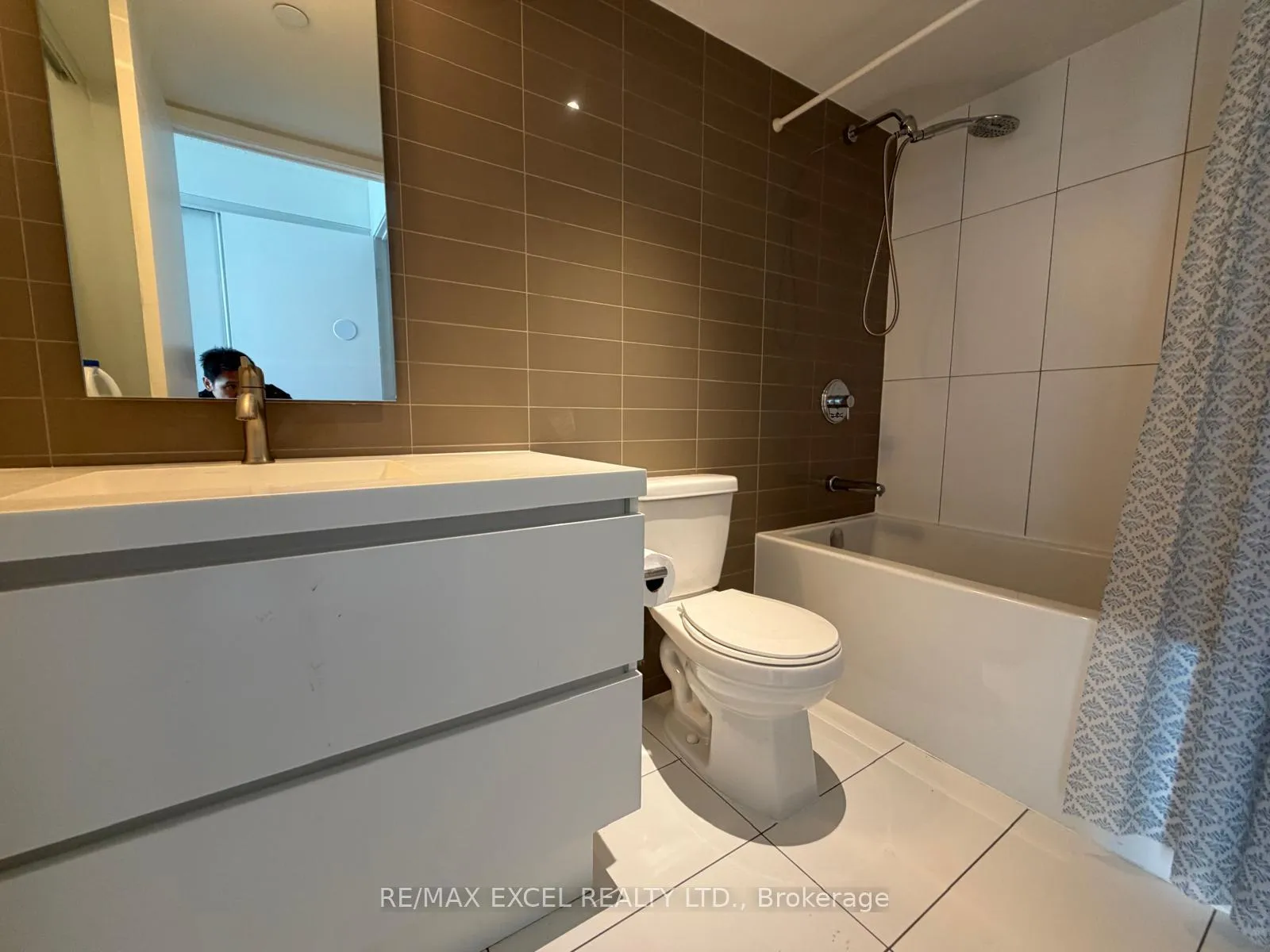 Photo 15 of Unit 3812, 85 Queens Wharf Road, Toronto, Waterfront Communities — HOMEH
