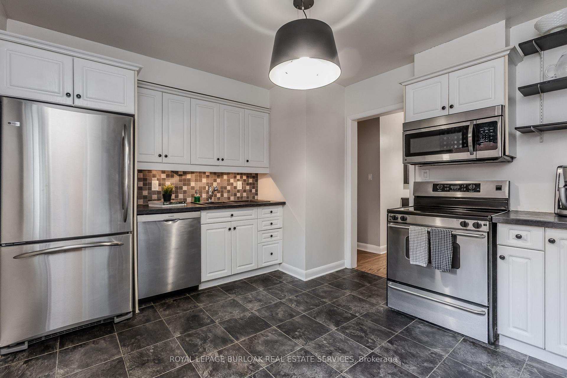 Photo 8 of 1420 Alfred Crescent, Burlington, Brant — HOMEH