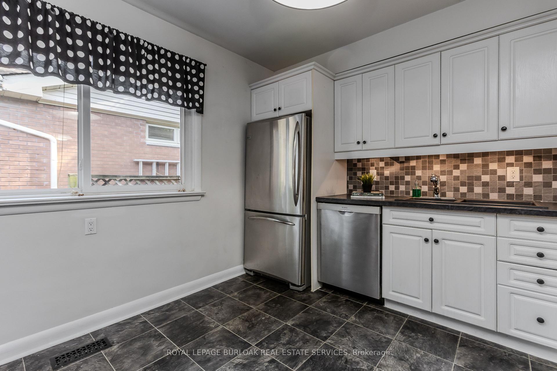 Photo 11 of 1420 Alfred Crescent, Burlington, Brant — HOMEH