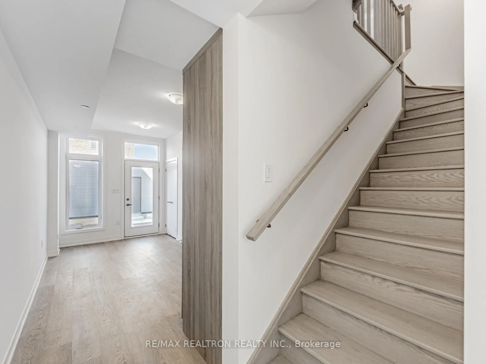 Photo 7 of 4 Turtle Island Road, Toronto, Englemount-Lawrence — HOMEH