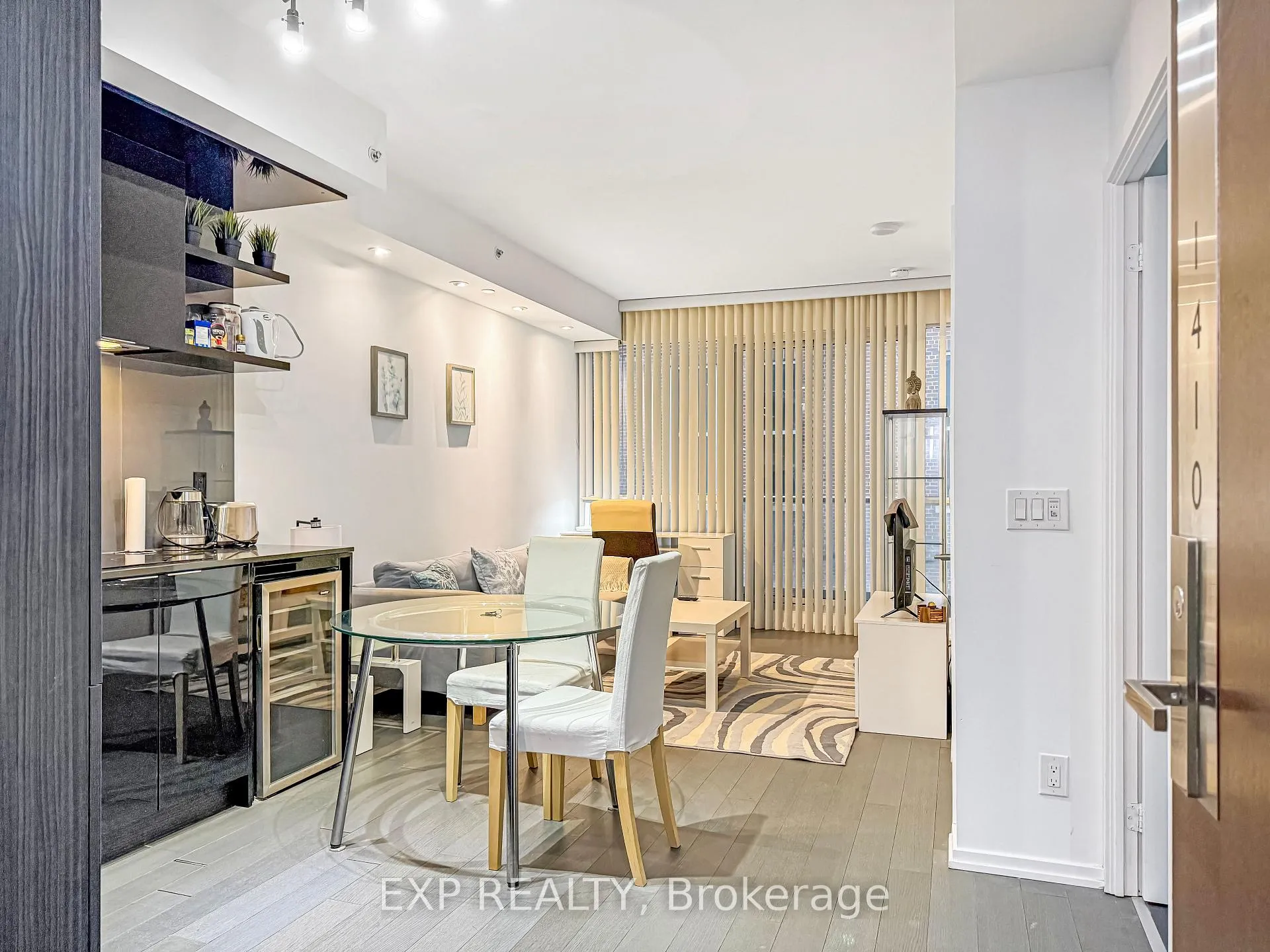 Photo 2 of Unit 1410, 70 Temperance Street, Toronto, Bay Street Corridor — HOMEH