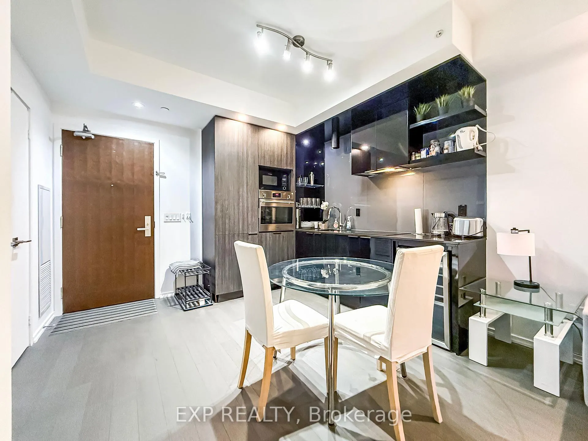 Photo 7 of Unit 1410, 70 Temperance Street, Toronto, Bay Street Corridor — HOMEH