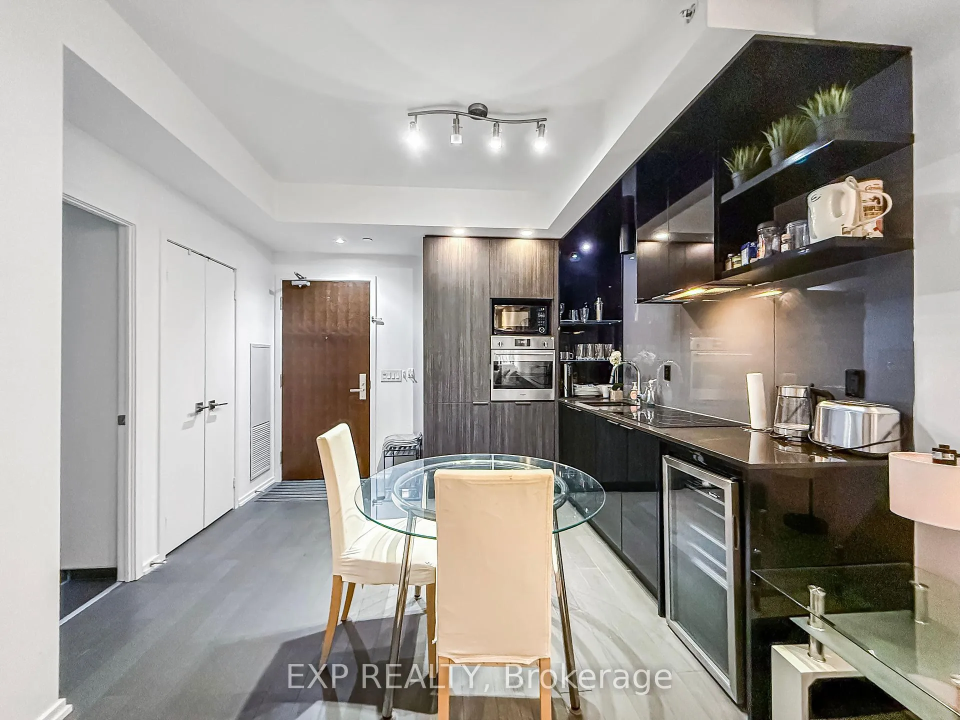 Photo 8 of Unit 1410, 70 Temperance Street, Toronto, Bay Street Corridor — HOMEH