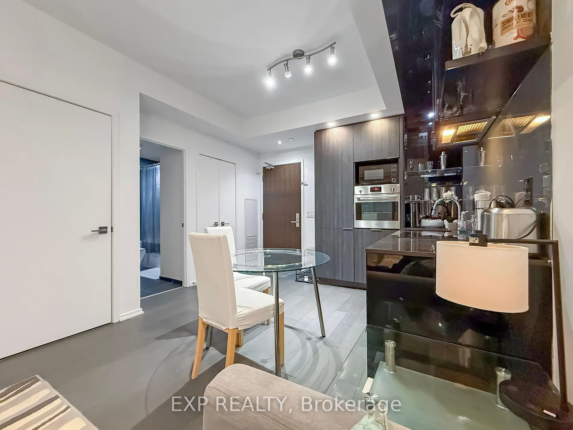 Photo 9 of Unit 1410, 70 Temperance Street, Toronto, Bay Street Corridor — HOMEH
