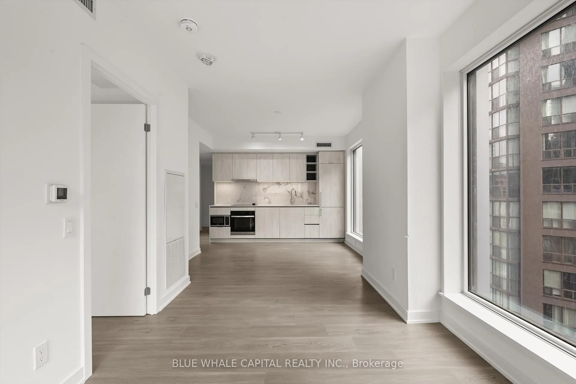 Front of Unit 1103, 8 Wellesley Street W