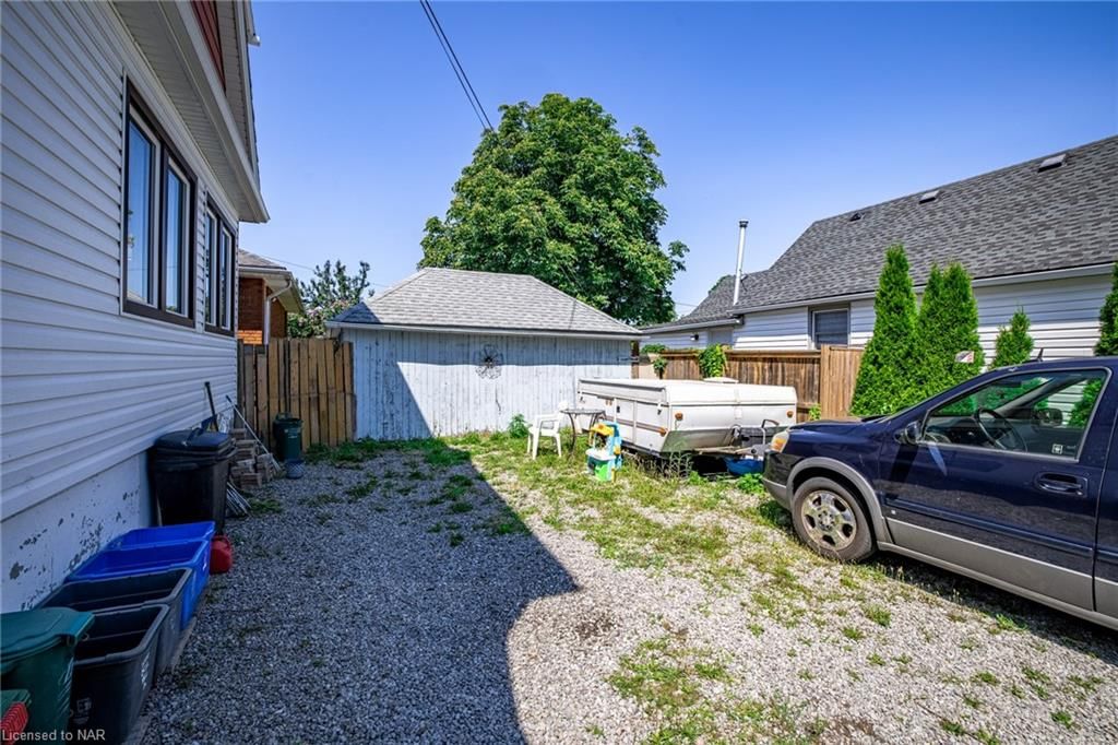 Photo 4 of 7 Bartlett Street, St. Catharines, Facer — HOMEH