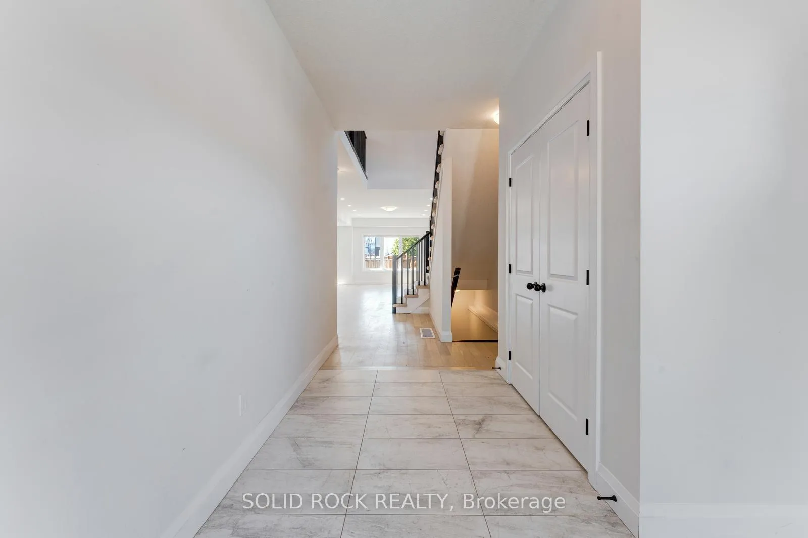 Photo 4 of 629 Doonwoods Crescent, Kitchener — HOMEH