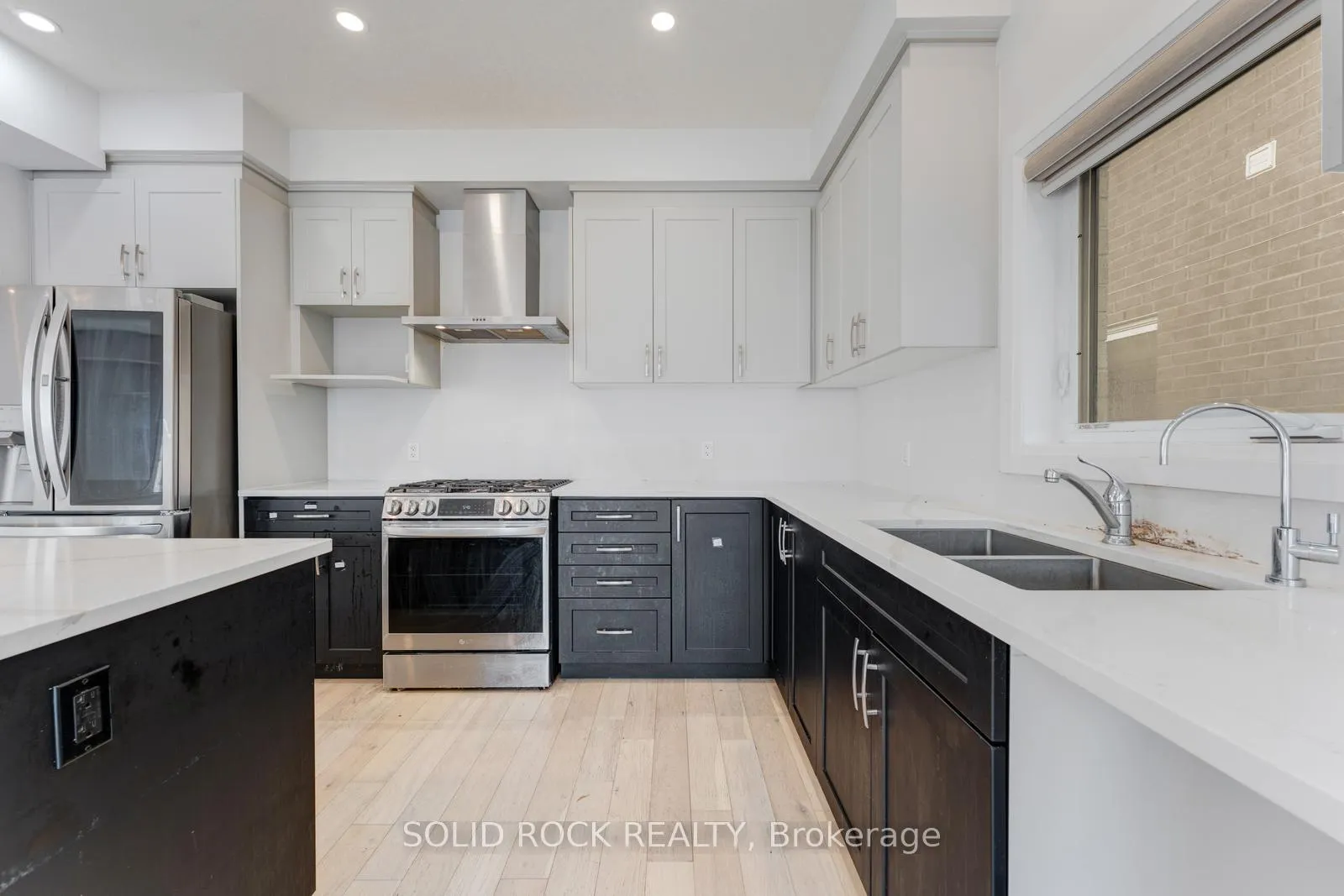 Photo 10 of 629 Doonwoods Crescent, Kitchener — HOMEH