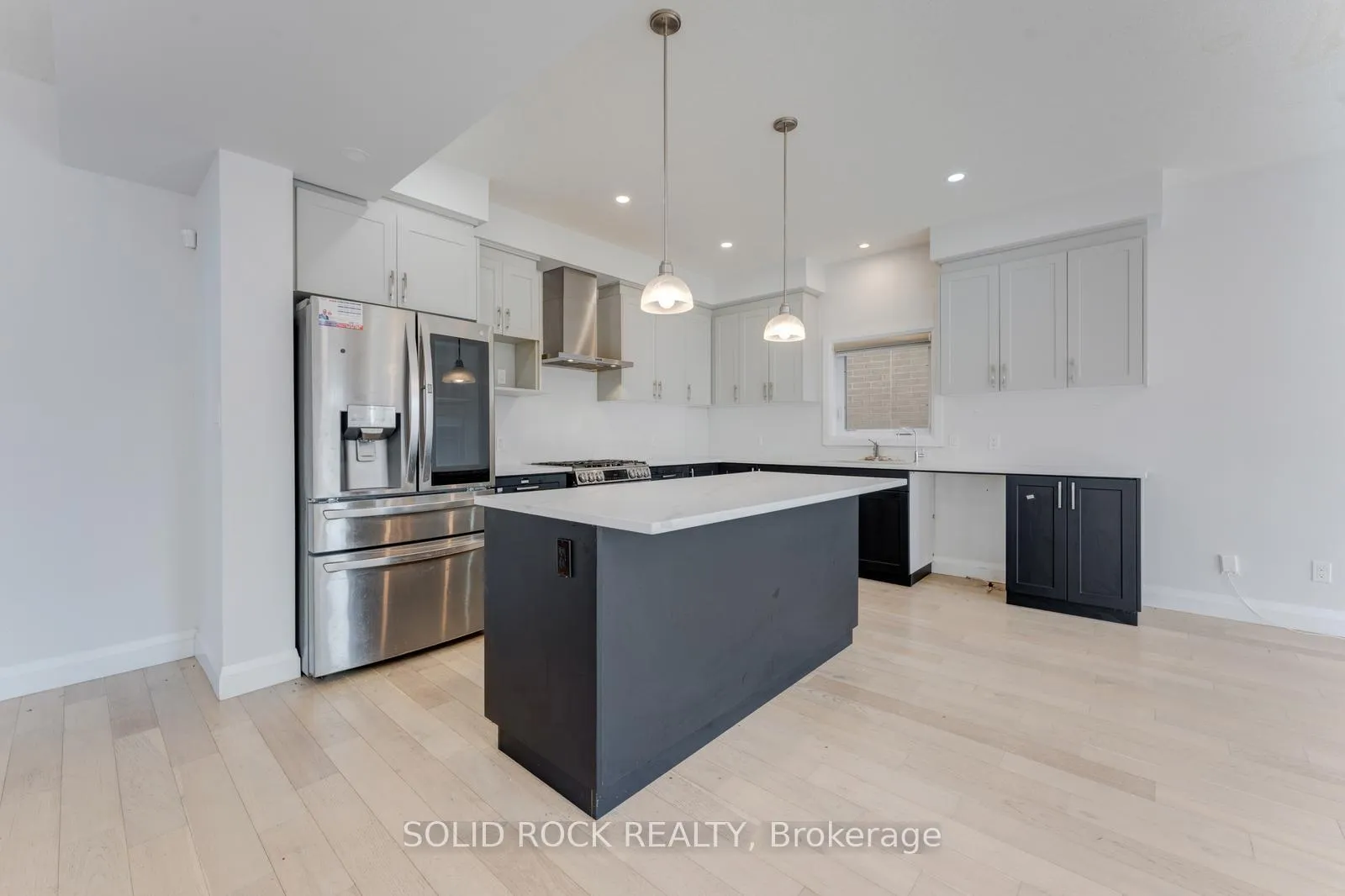 Photo 11 of 629 Doonwoods Crescent, Kitchener — HOMEH