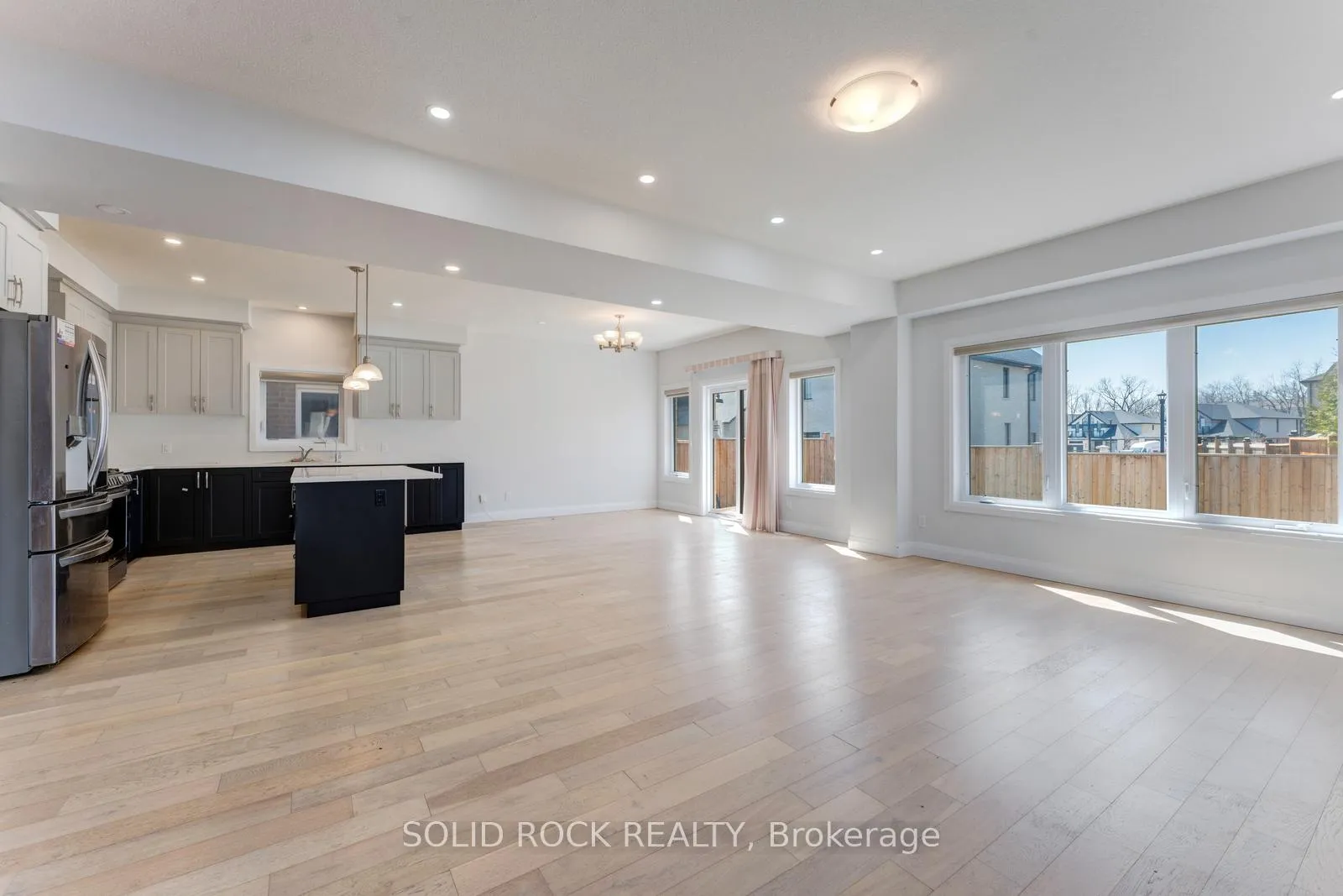 Photo 13 of 629 Doonwoods Crescent, Kitchener — HOMEH