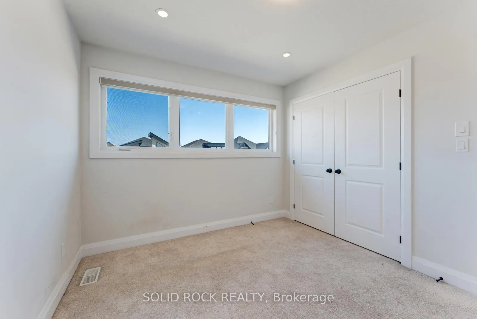 Photo 25 of 629 Doonwoods Crescent, Kitchener — HOMEH