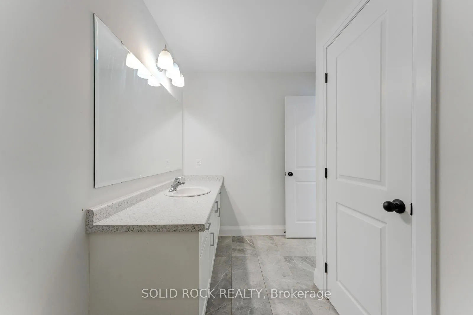 Photo 37 of 629 Doonwoods Crescent, Kitchener — HOMEH