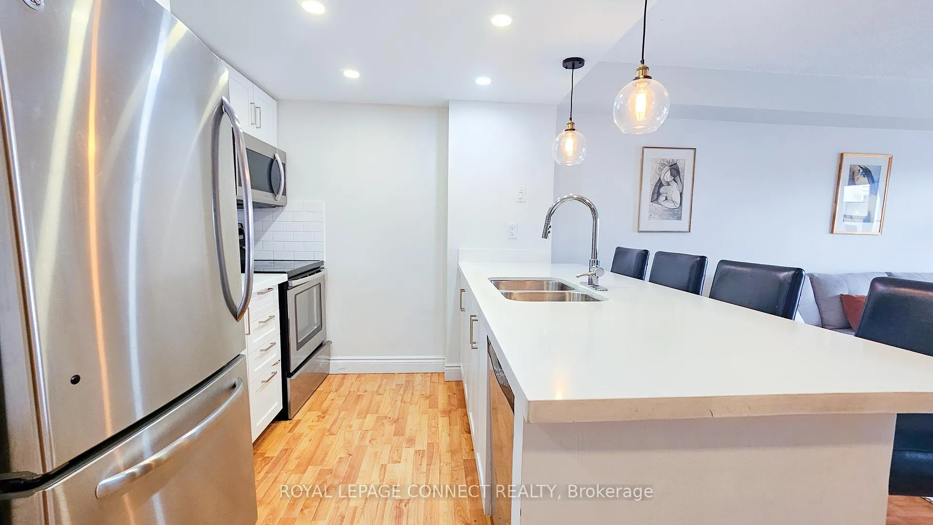 Photo 3 of Unit 1712, 705 King Street W, Toronto, Niagara — HOMEH