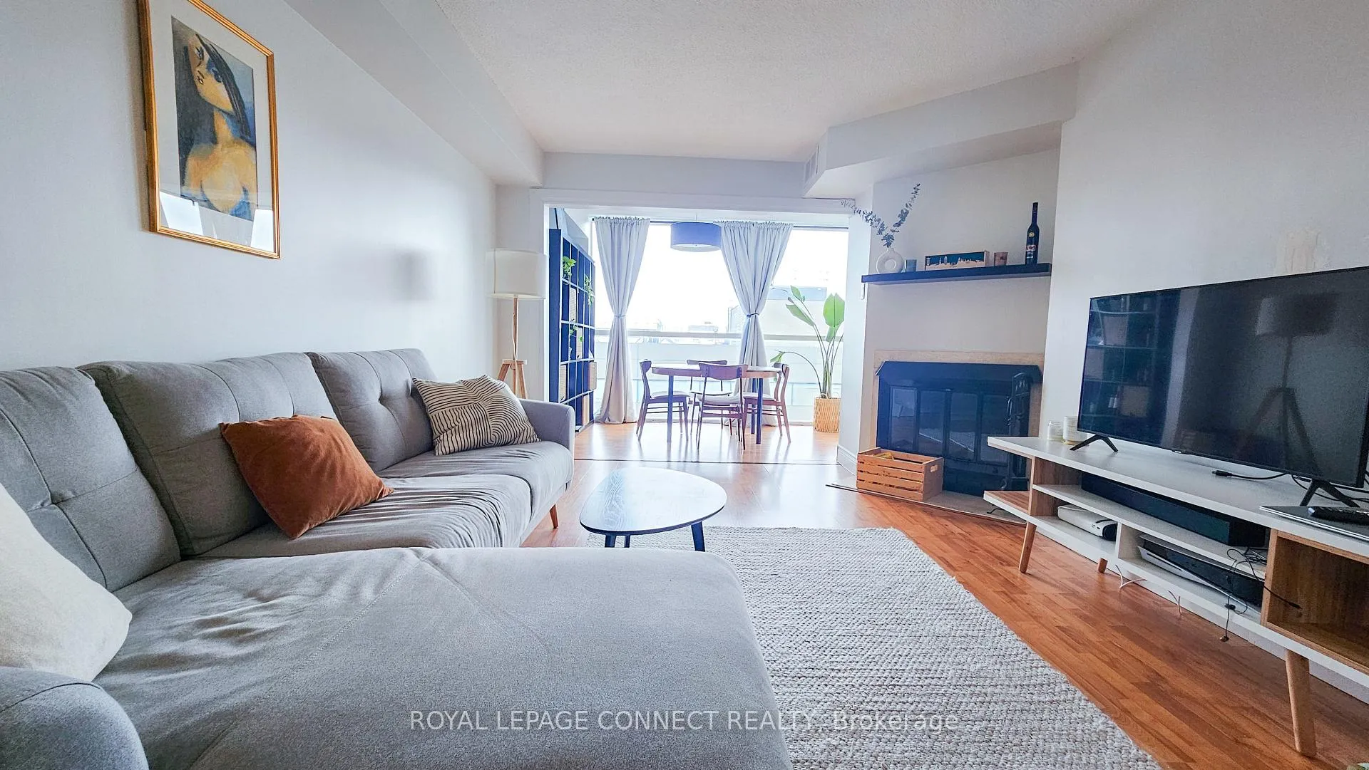 Photo 6 of Unit 1712, 705 King Street W, Toronto, Niagara — HOMEH