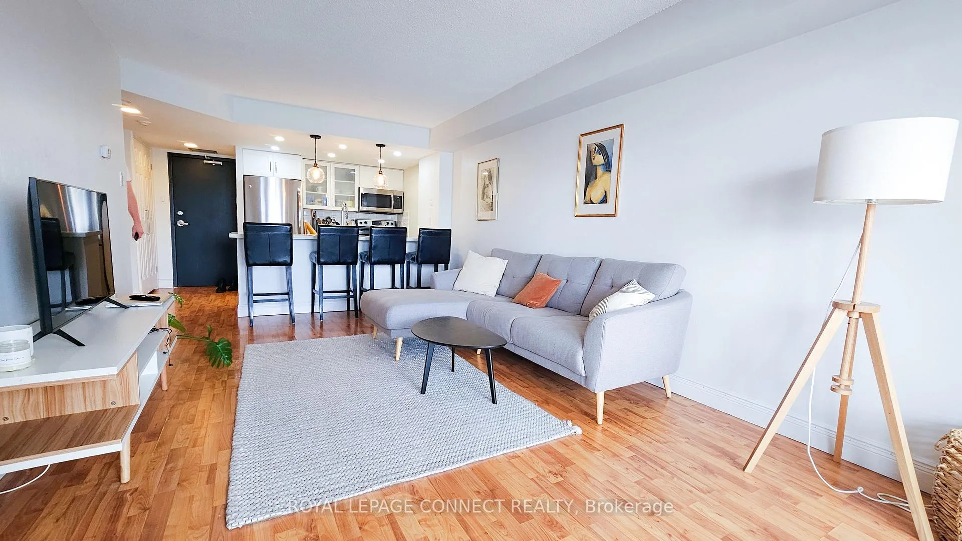 Photo 9 of Unit 1712, 705 King Street W, Toronto, Niagara — HOMEH