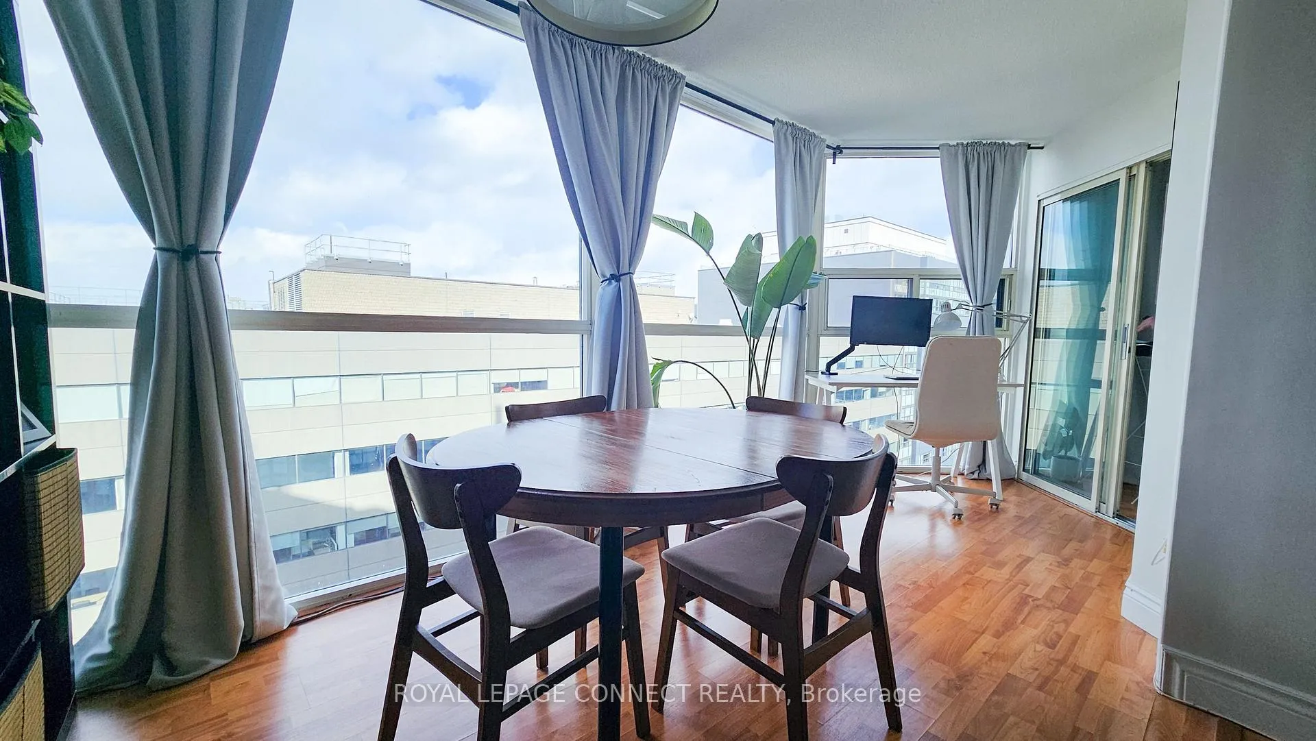Photo 12 of Unit 1712, 705 King Street W, Toronto, Niagara — HOMEH