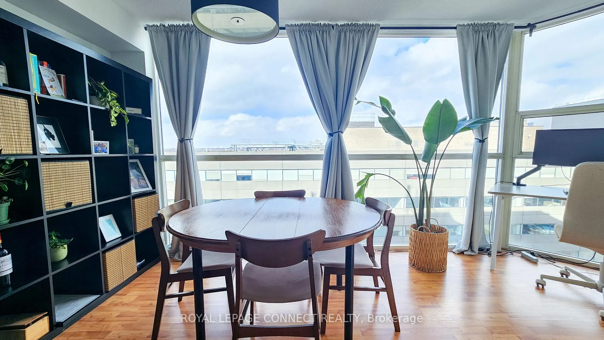 Photo 13 of Unit 1712, 705 King Street W, Toronto, Niagara — HOMEH