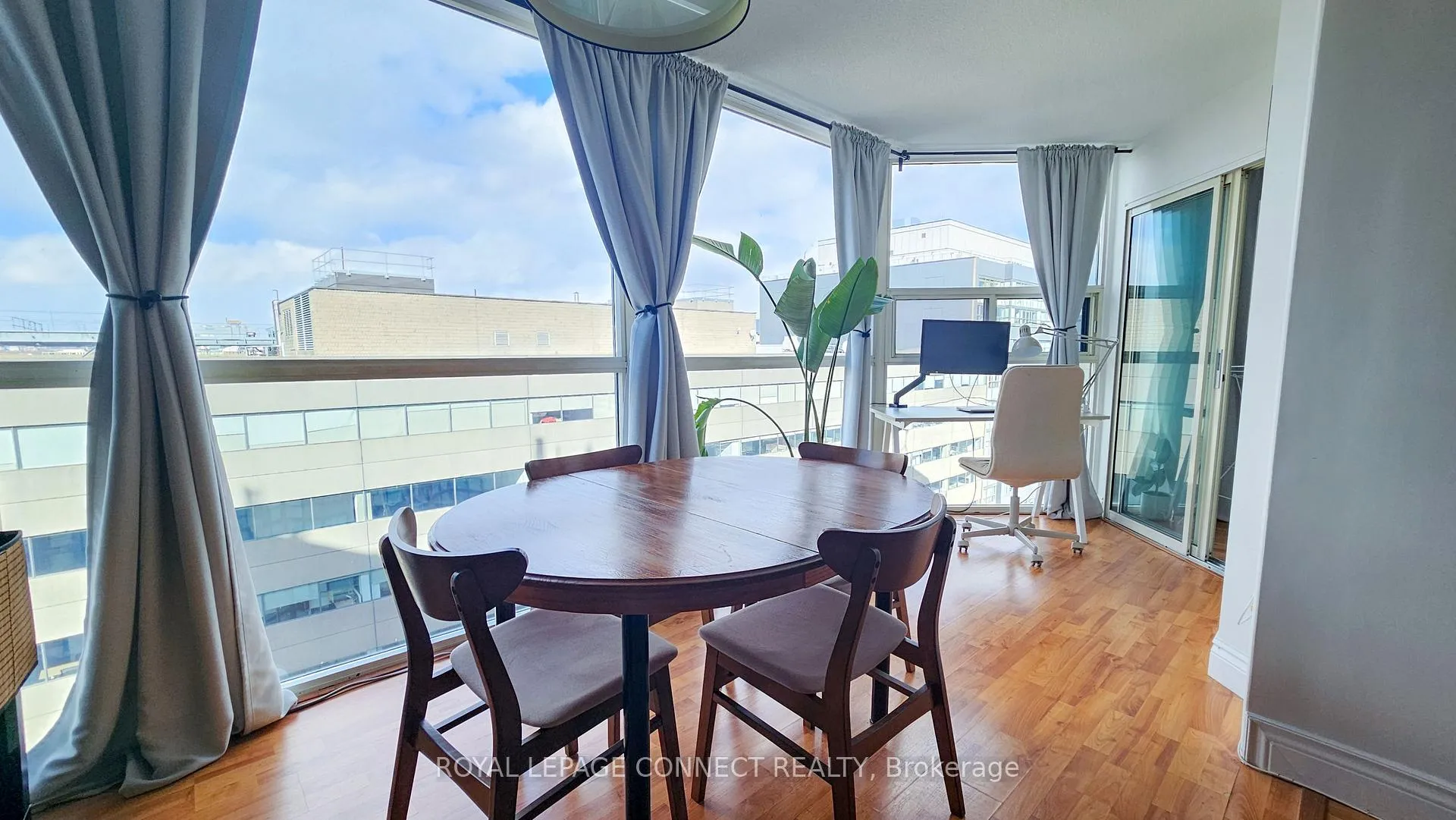Photo 14 of Unit 1712, 705 King Street W, Toronto, Niagara — HOMEH