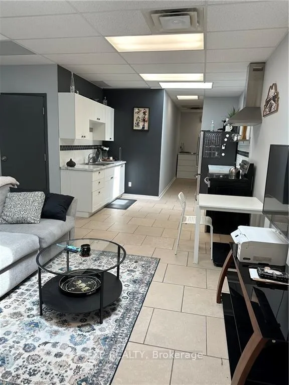 Photo 3 of 185 Ottawa Street N, Hamilton, Crown Point — HOMEH