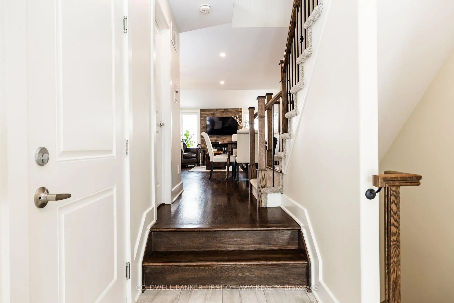 Photo 6 of 211 Purchase Crescent, Ottawa, Stittsville (South) — HOMEH