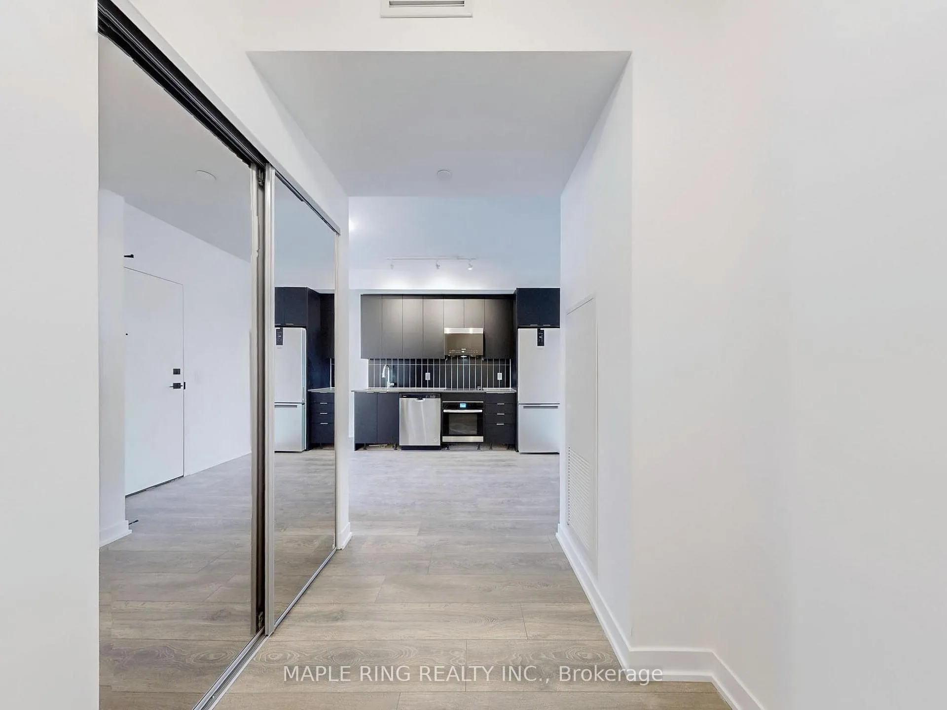 Photo 1 of Unit 1125, 498 Caldari Road, Vaughan, Concord — HOMEH
