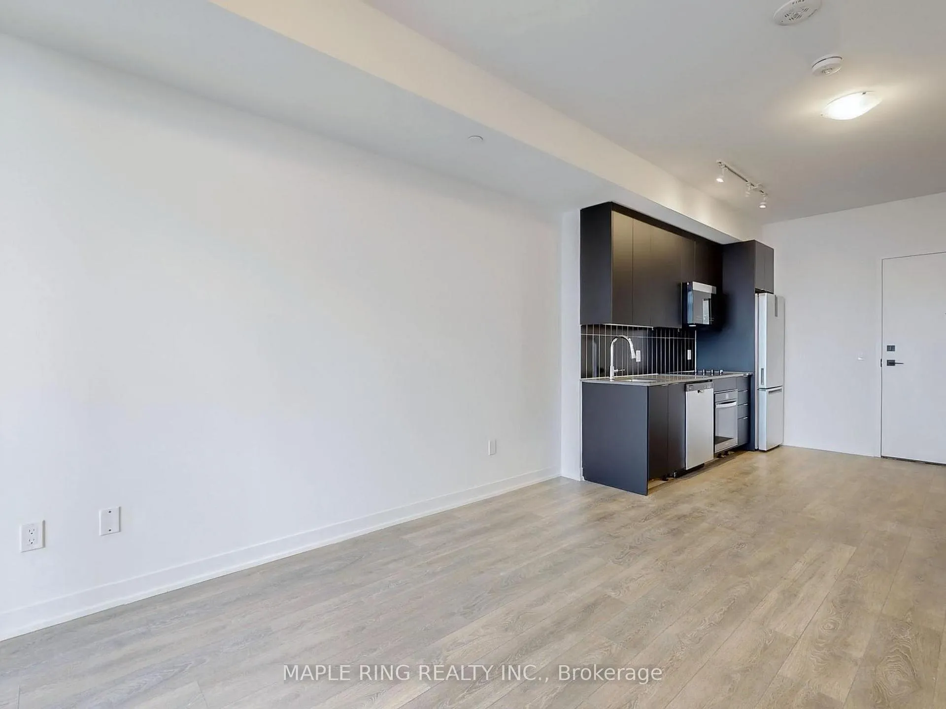 Photo 9 of Unit 1125, 498 Caldari Road, Vaughan, Concord — HOMEH
