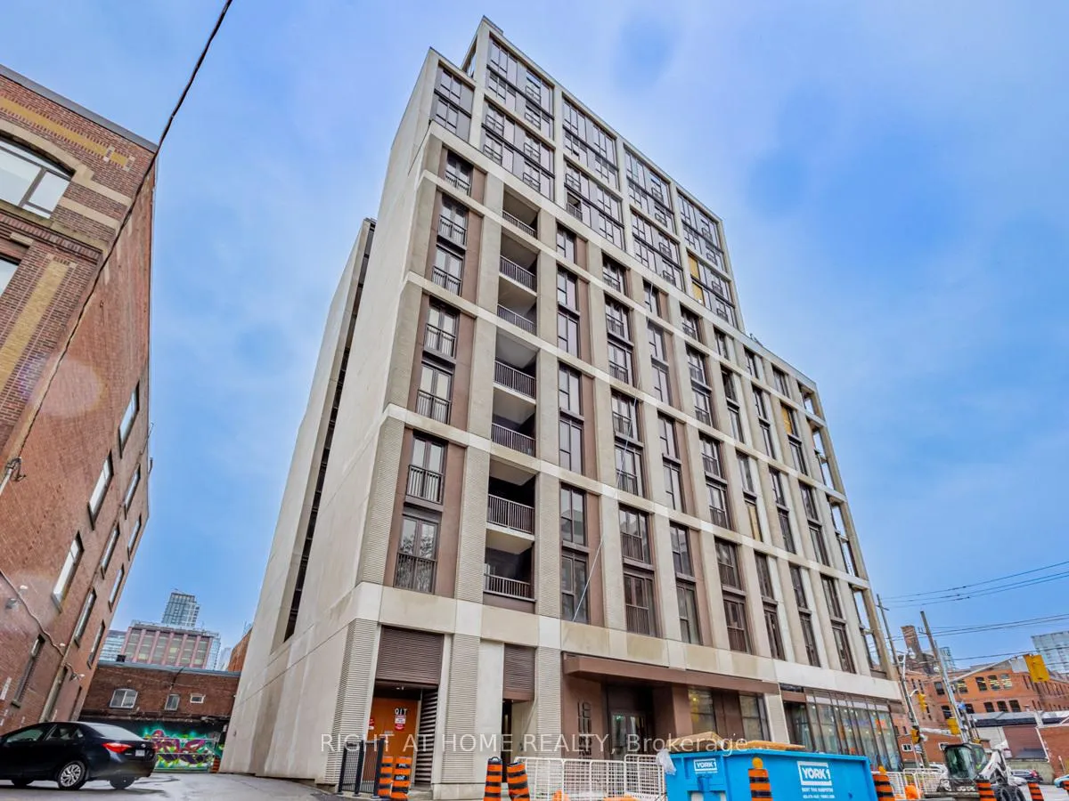 Front of Unit Unit 505, 123 Portland Street