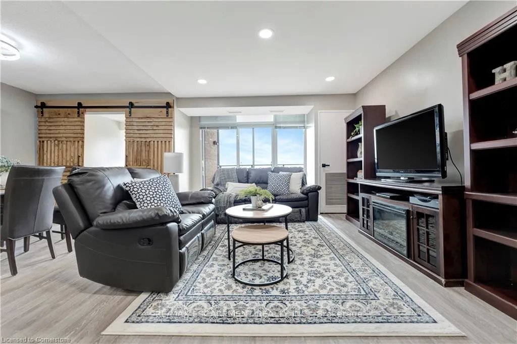 Photo 11 of Unit 1207, 500 Green Road, Hamilton, Stoney Creek — HOMEH