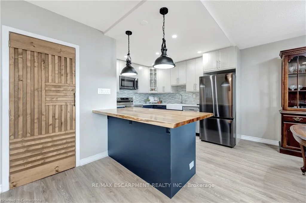 Photo 13 of Unit 1207, 500 Green Road, Hamilton, Stoney Creek — HOMEH