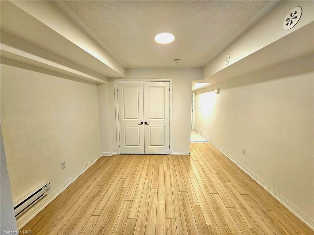 Photo 4 of 40 Sidney Rose Common, St. Catharines, Glendale/Glenridge — HOMEH
