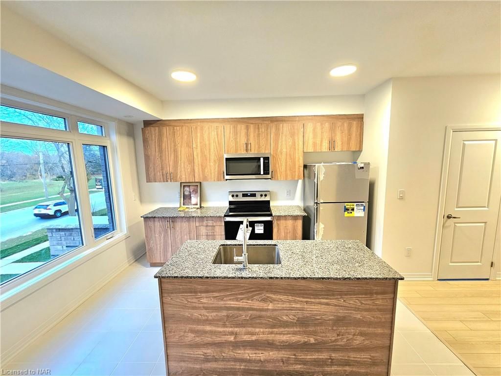 Photo 8 of 40 Sidney Rose Common, St. Catharines, Glendale/Glenridge — HOMEH