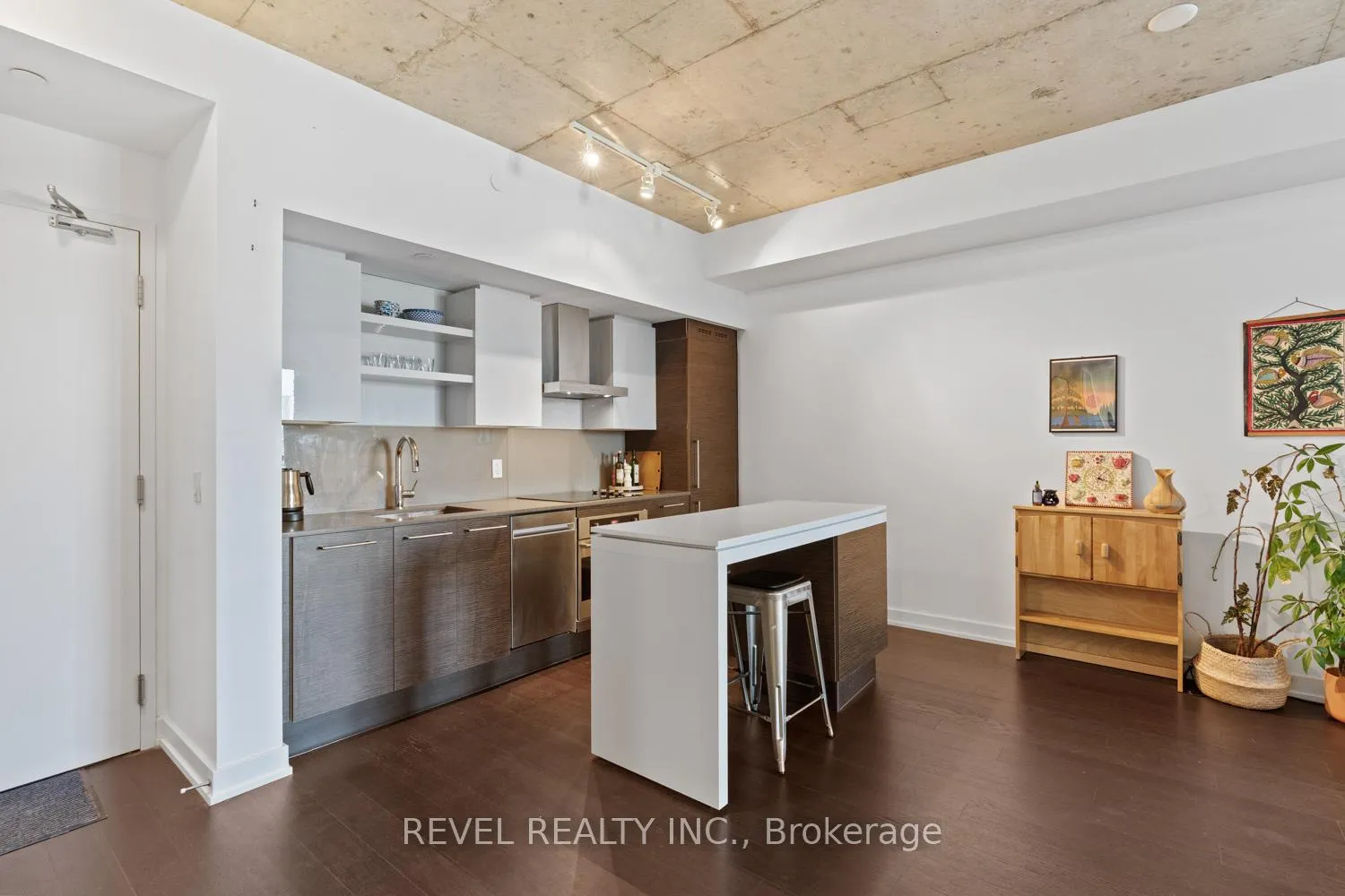 Photo 6 of Unit 609, 1030 King Street W, Toronto, Niagara — HOMEH