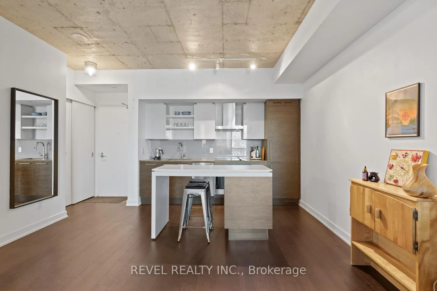 Photo 7 of Unit 609, 1030 King Street W, Toronto, Niagara — HOMEH