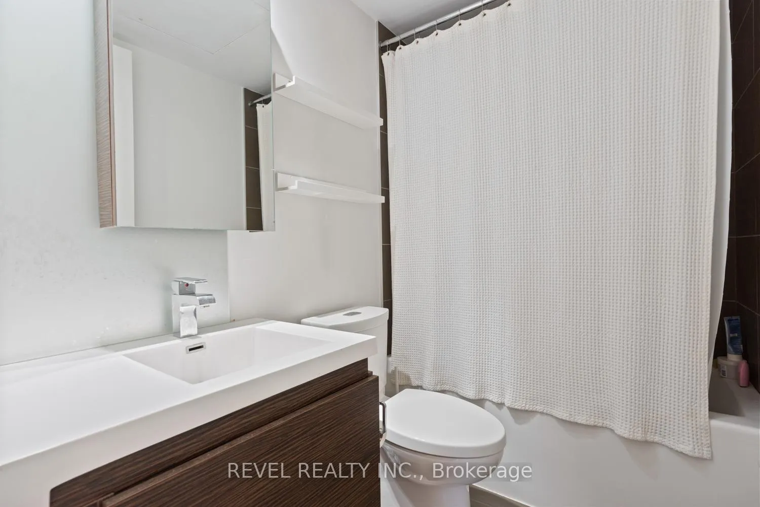 Photo 13 of Unit 609, 1030 King Street W, Toronto, Niagara — HOMEH