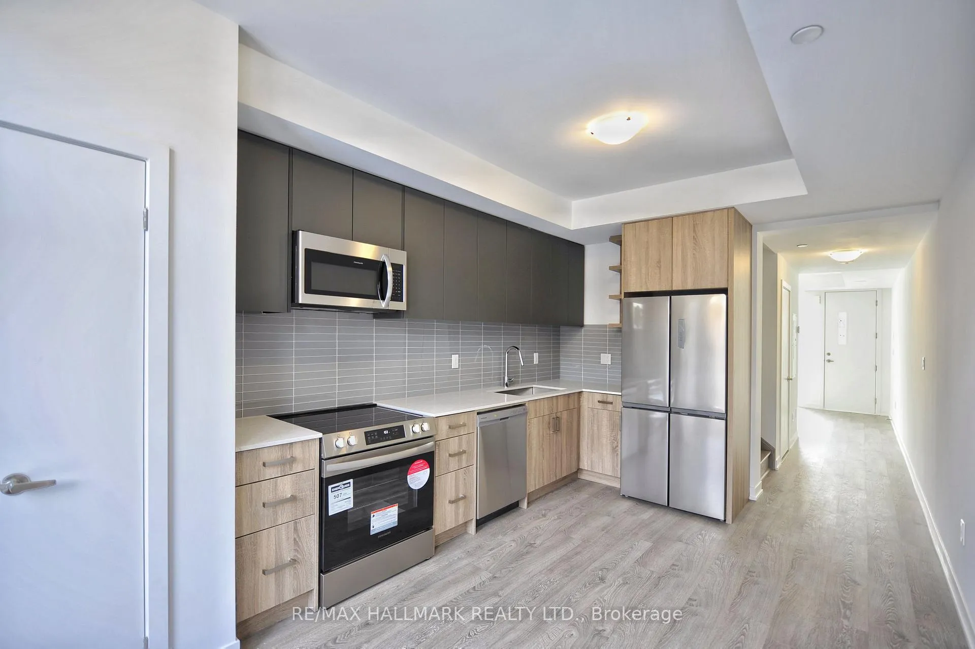Photo 4 of 56 Turtle Island Road, Toronto, Englemount-Lawrence — HOMEH