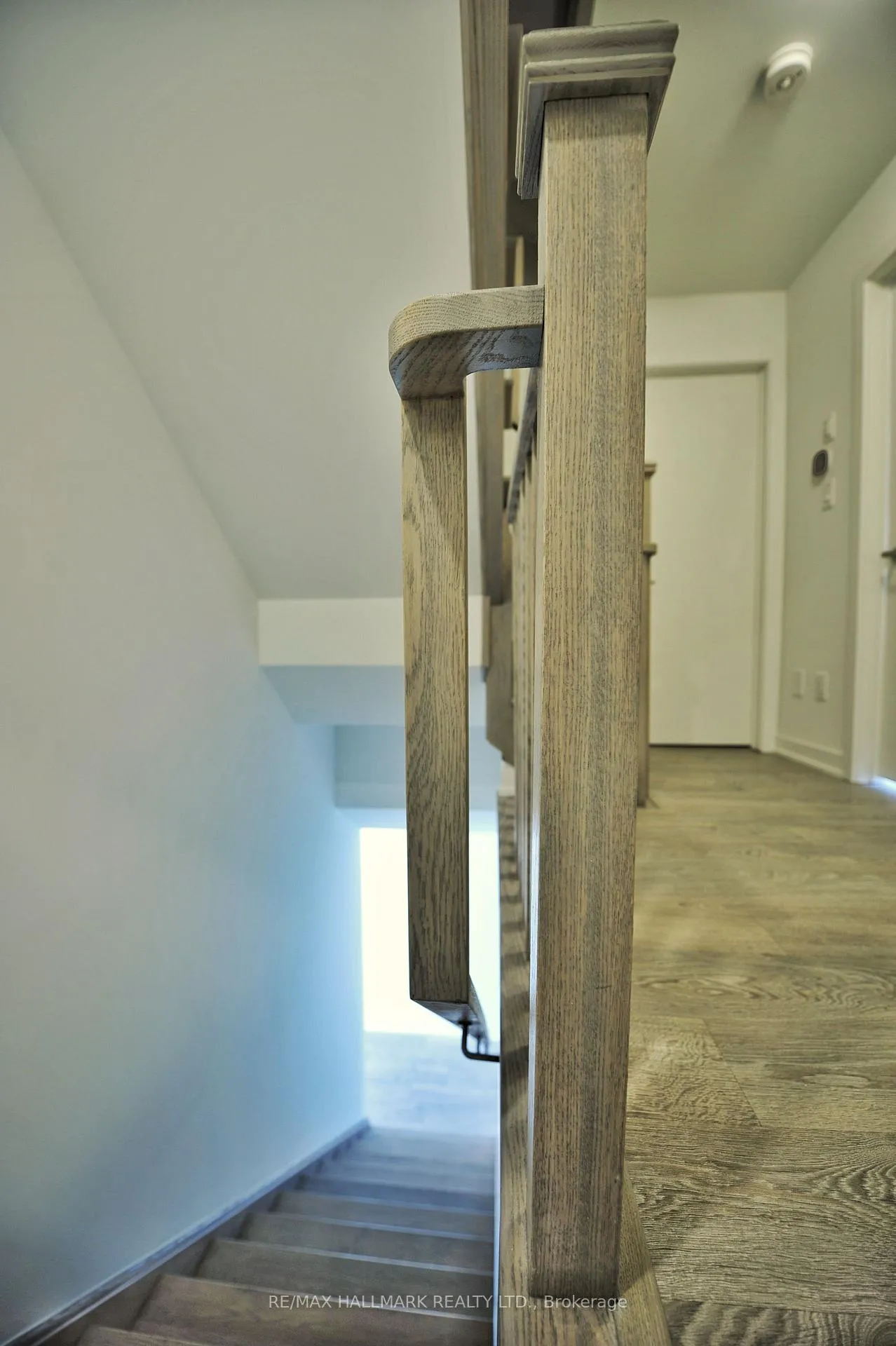 Photo 11 of 56 Turtle Island Road, Toronto, Englemount-Lawrence — HOMEH