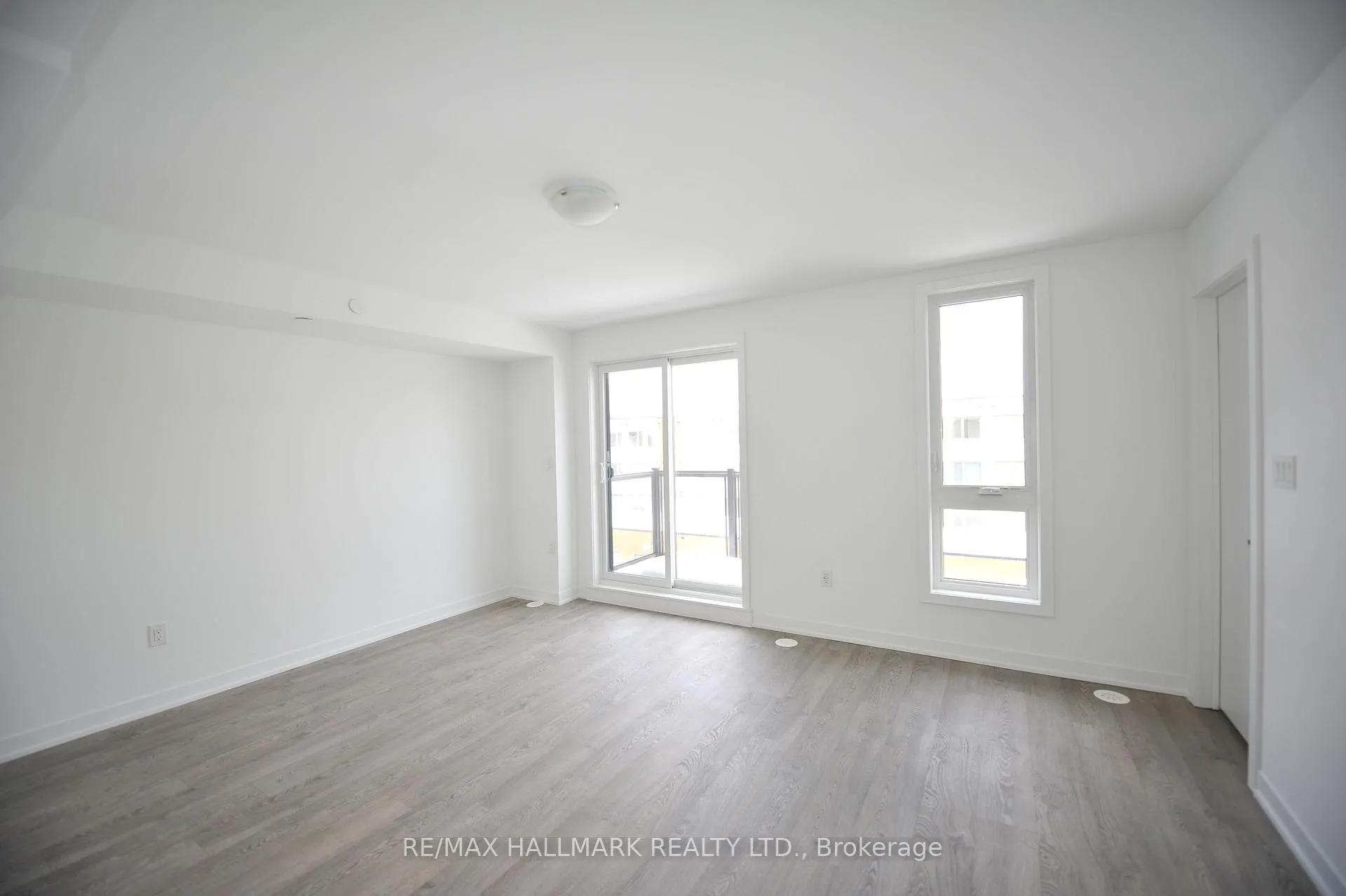 Photo 12 of 56 Turtle Island Road, Toronto, Englemount-Lawrence — HOMEH