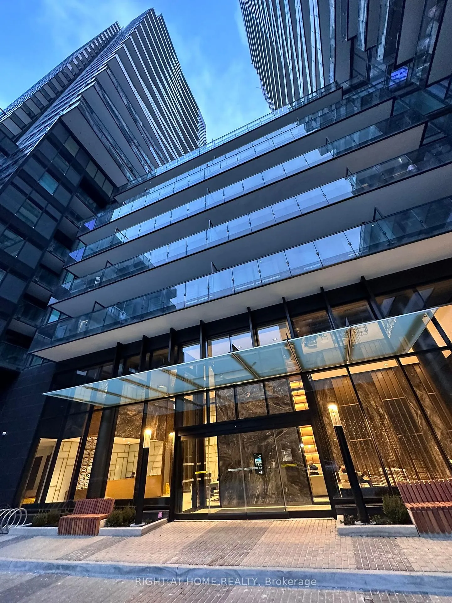 Photo 2 of Unit 2908, 127 Broadway Avenue, Toronto, Mount Pleasant West — HOMEH