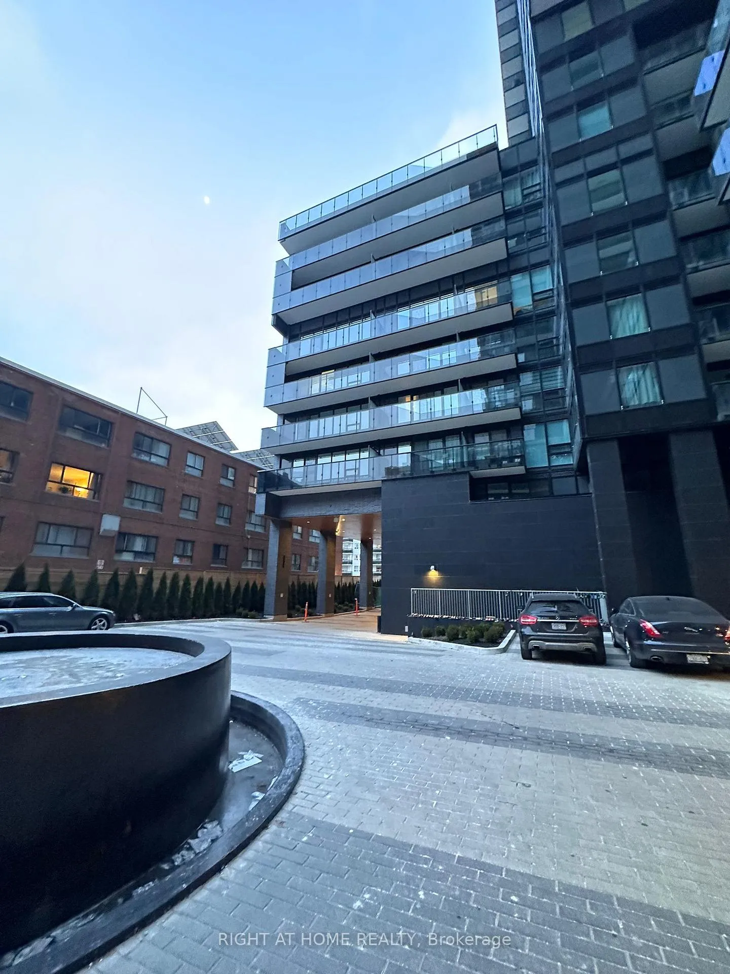 Photo 3 of Unit 2908, 127 Broadway Avenue, Toronto, Mount Pleasant West — HOMEH