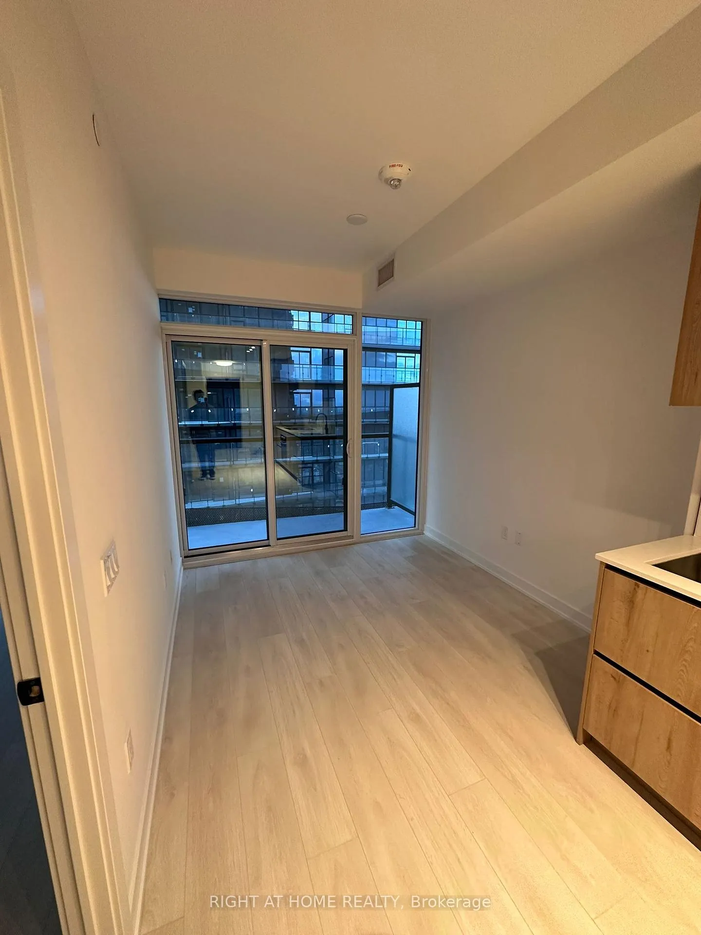 Photo 5 of Unit 2908, 127 Broadway Avenue, Toronto, Mount Pleasant West — HOMEH