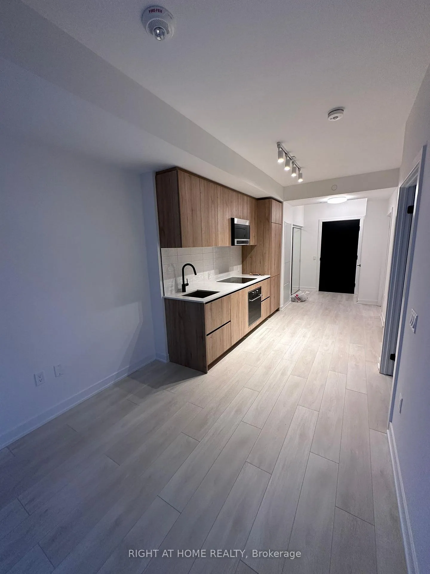 Photo 8 of Unit 2908, 127 Broadway Avenue, Toronto, Mount Pleasant West — HOMEH