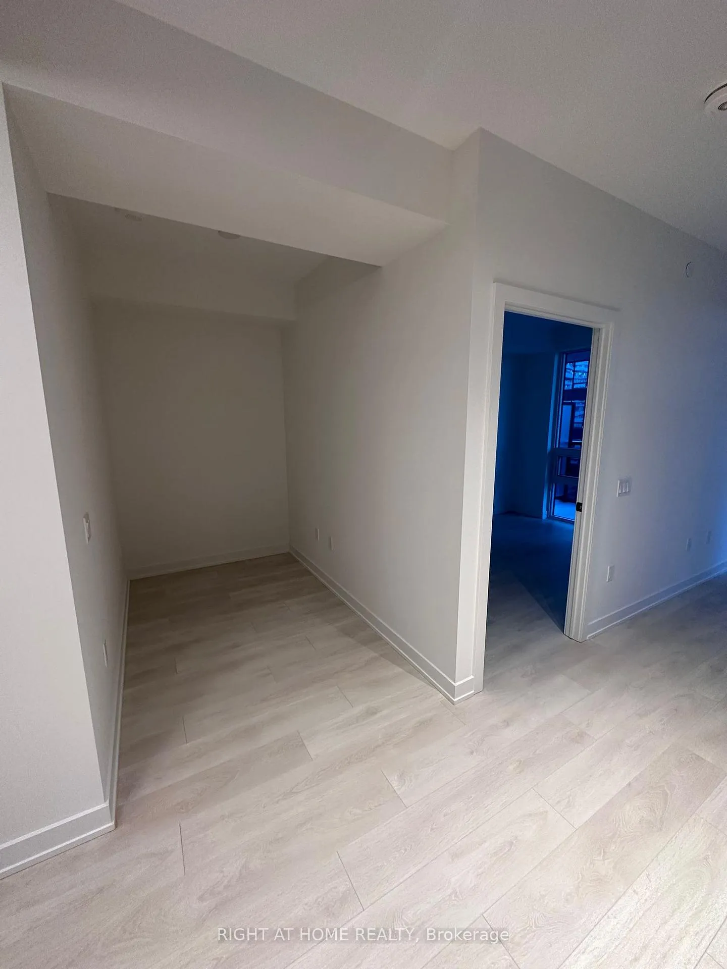 Photo 9 of Unit 2908, 127 Broadway Avenue, Toronto, Mount Pleasant West — HOMEH