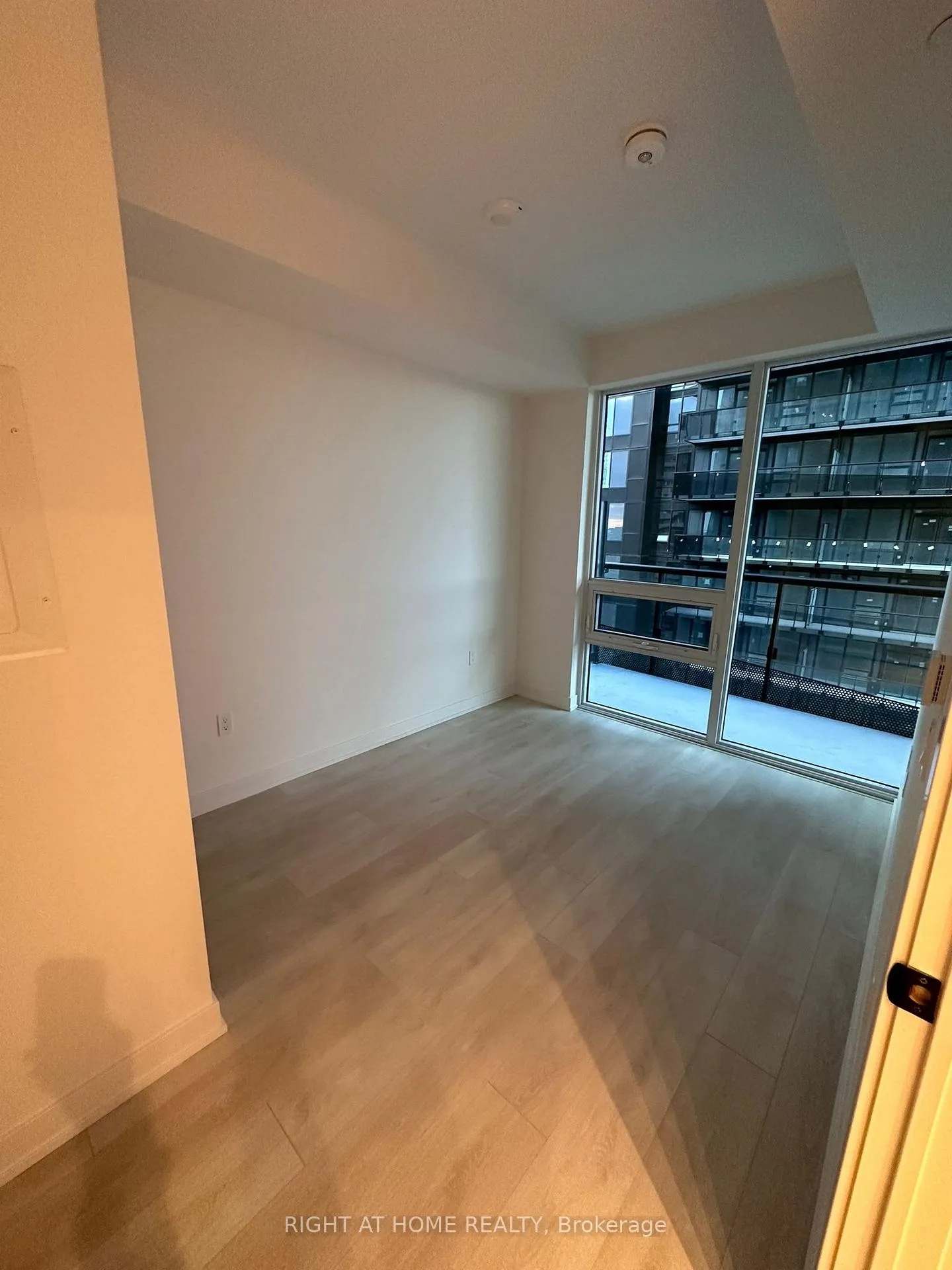 Photo 12 of Unit 2908, 127 Broadway Avenue, Toronto, Mount Pleasant West — HOMEH