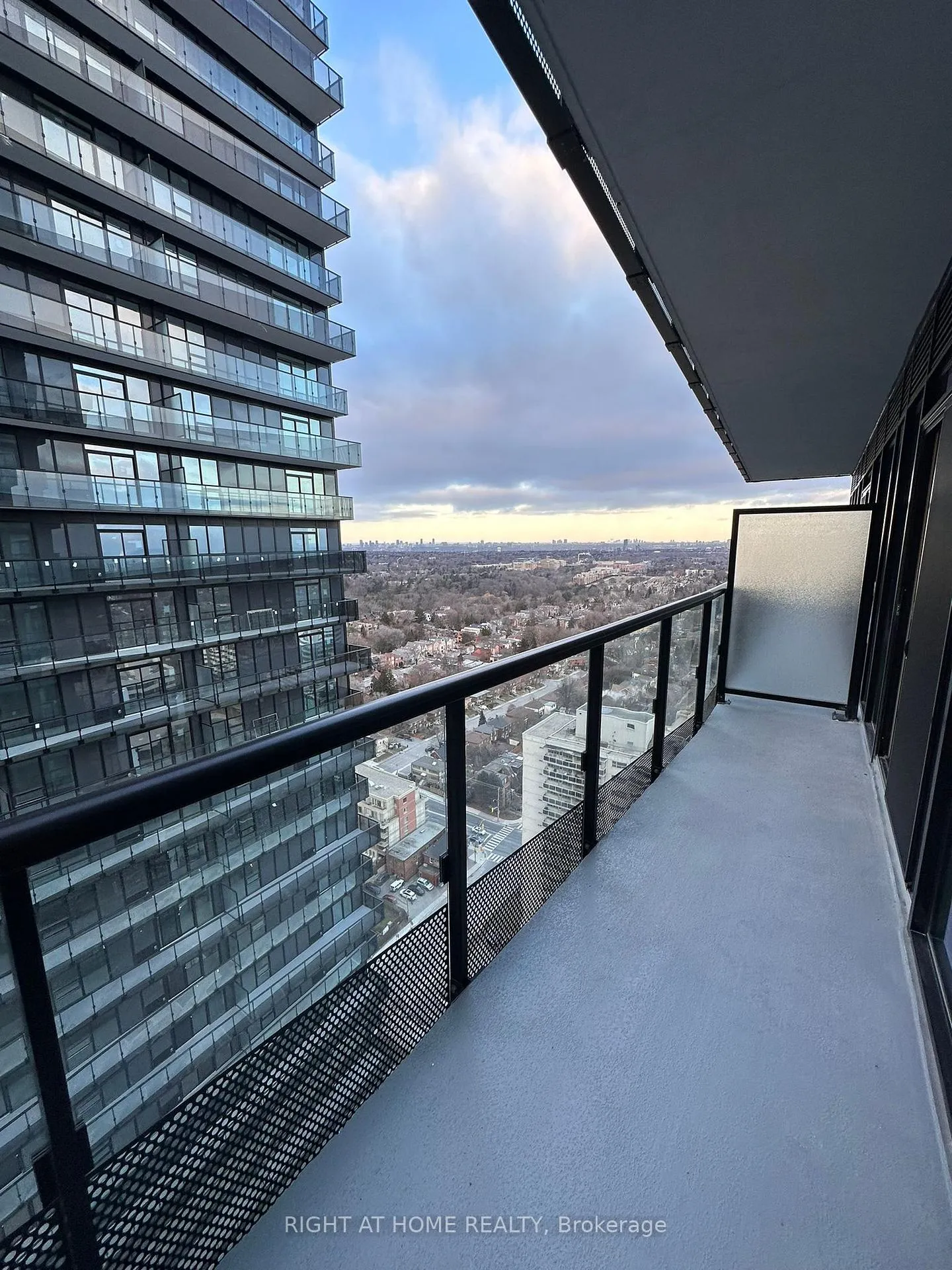 Photo 17 of Unit 2908, 127 Broadway Avenue, Toronto, Mount Pleasant West — HOMEH