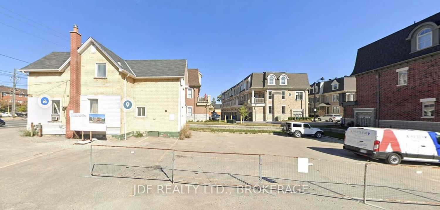 Photo 5 of 2291 Major Mackenzie Dr, Vaughan, Maple — HOMEH