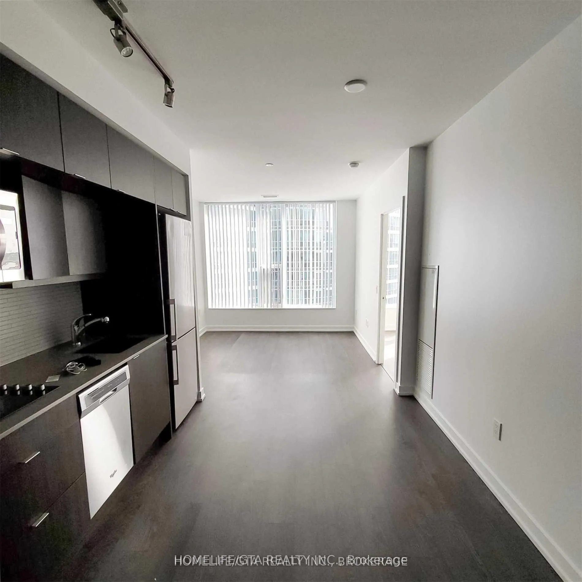 Photo 3 of Unit 1907, 10 York Street, Toronto, Waterfront Communities — HOMEH