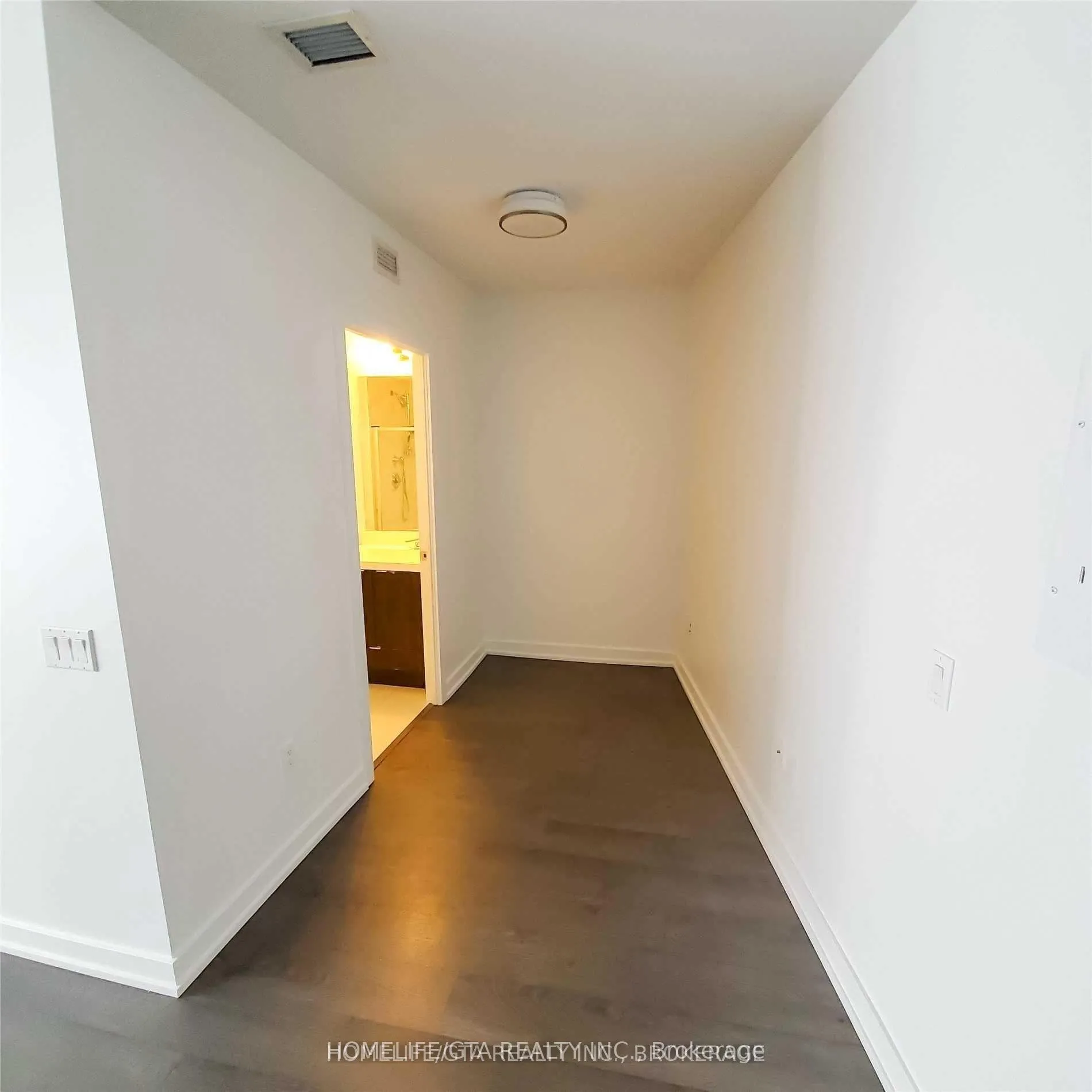 Photo 4 of Unit 1907, 10 York Street, Toronto, Waterfront Communities — HOMEH