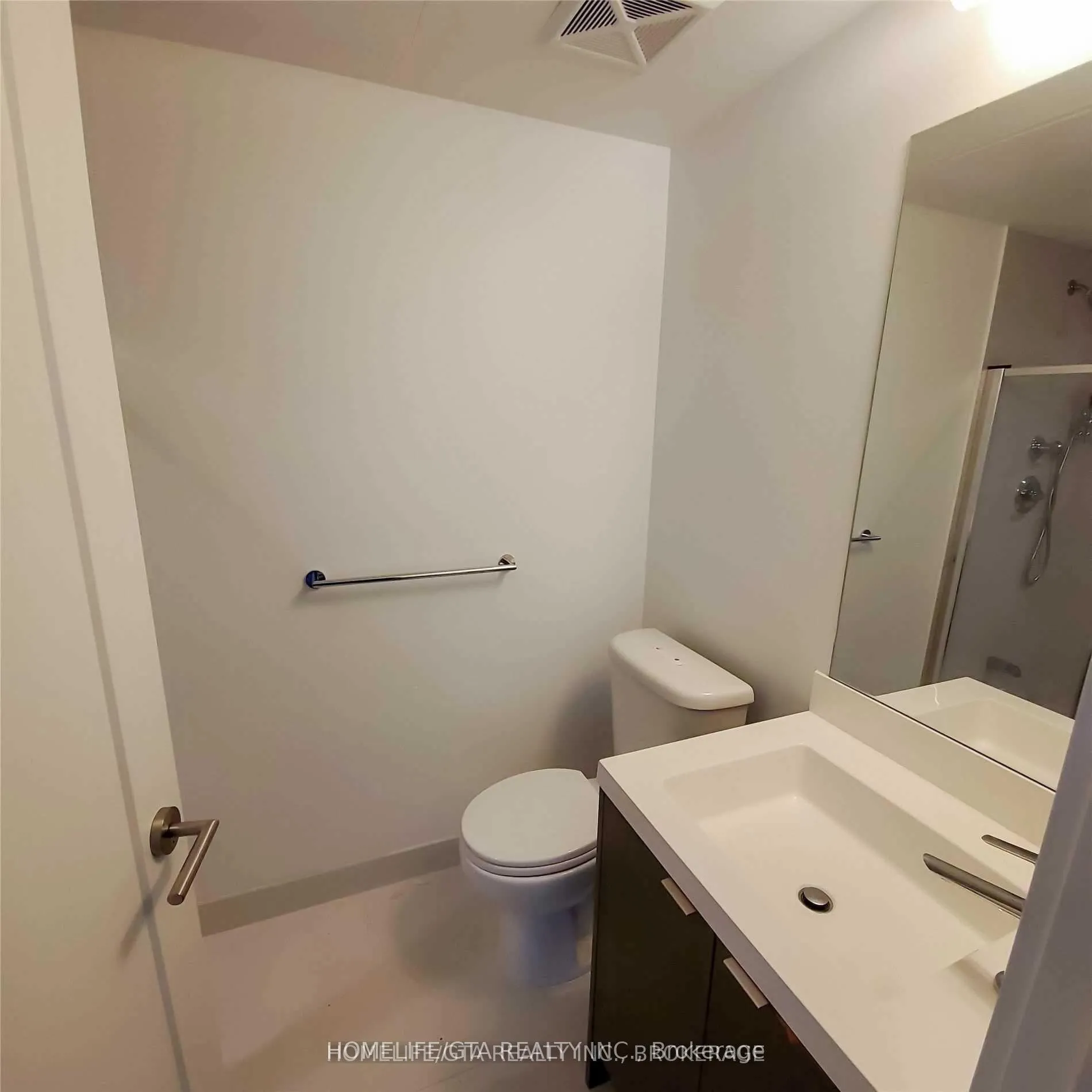 Photo 5 of Unit 1907, 10 York Street, Toronto, Waterfront Communities — HOMEH