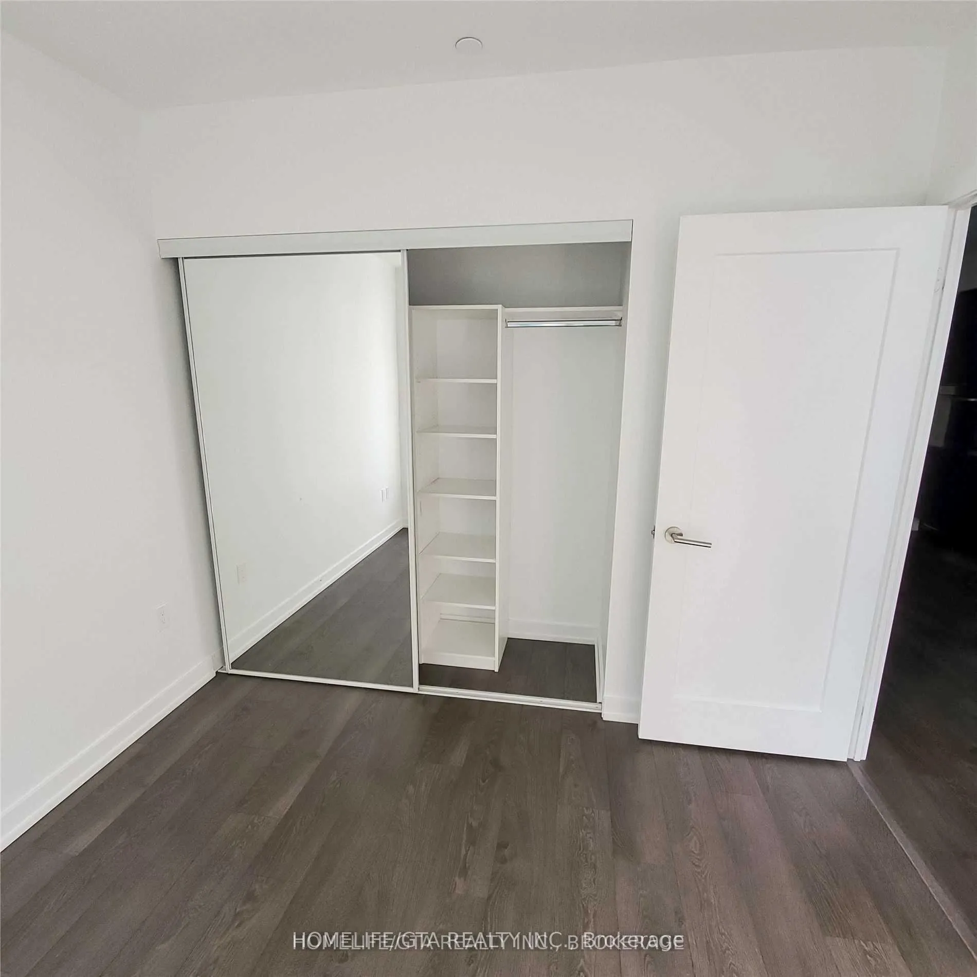 Photo 6 of Unit 1907, 10 York Street, Toronto, Waterfront Communities — HOMEH