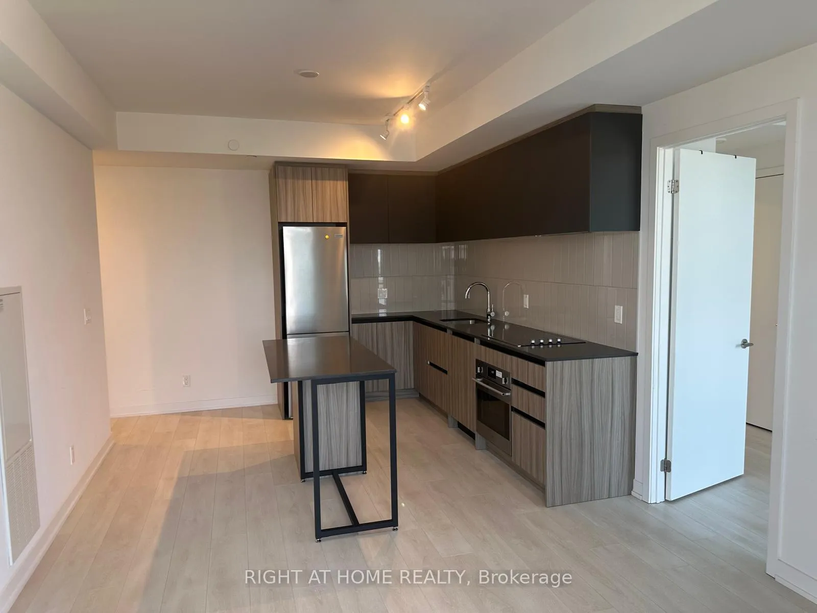 Photo 3 of Unit 1301, 7950 Bathurst Street, Vaughan, Beverley Glen — HOMEH